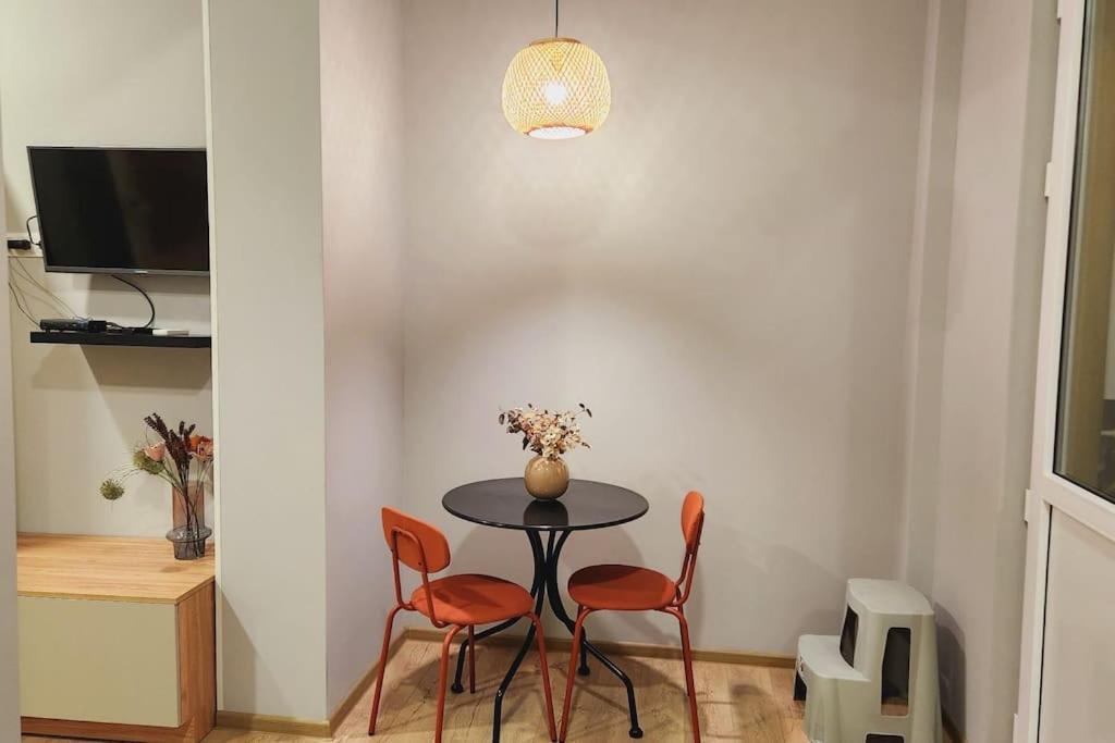 Studio With Balcony In Old City تبليسي المظهر الخارجي الصورة