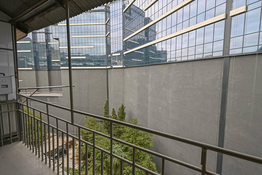Studio With Balcony In Old City تبليسي المظهر الخارجي الصورة